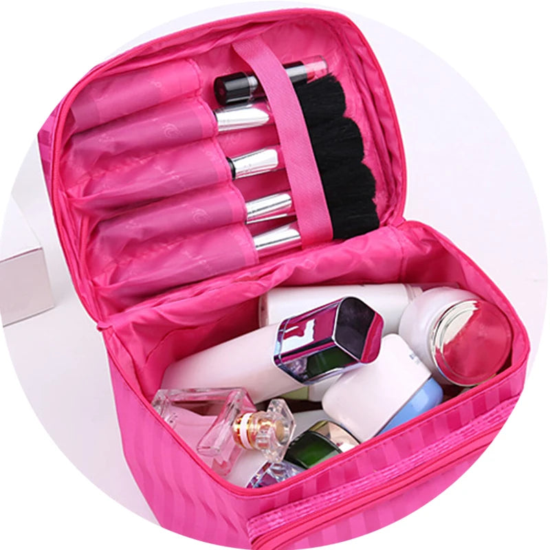 Grande trousse de toilette femme originale